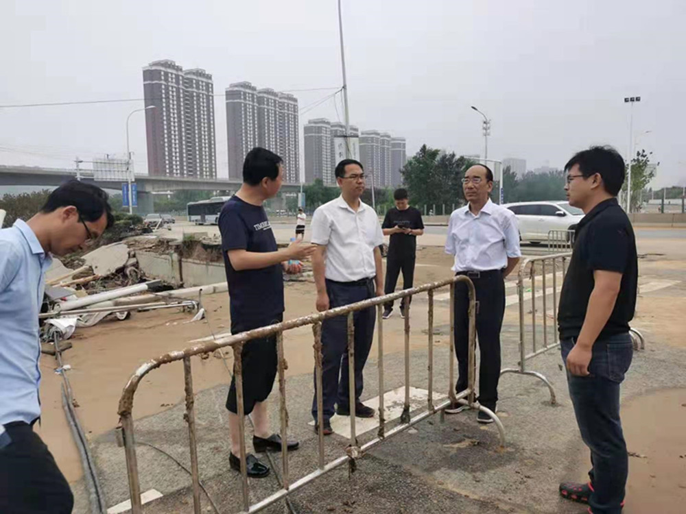 乐鱼中国官方网站-乐鱼leyu(中国)
党委书记、董事长、总经理秦广远赴市政项目检查指导灾后恢复重建工作